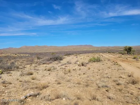 44 W Traveler Way # A, Congress, AZ 85332