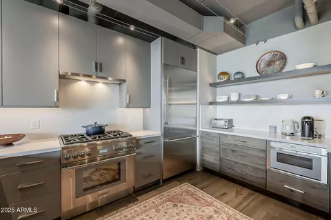 Kitchen - 2211 E Camelback Rd #605, Phoenix, AZ 85016 photo 2 of 2