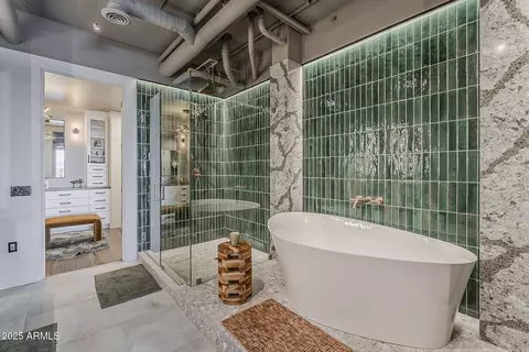 Bath - 2211 E Camelback Rd #605, Phoenix, AZ 85016 photo 3 of 5