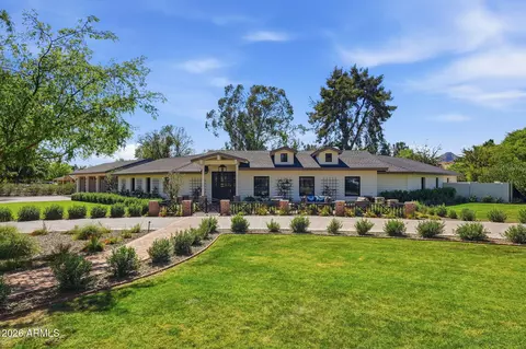 8202 N 74th Pl, Scottsdale, AZ 85258