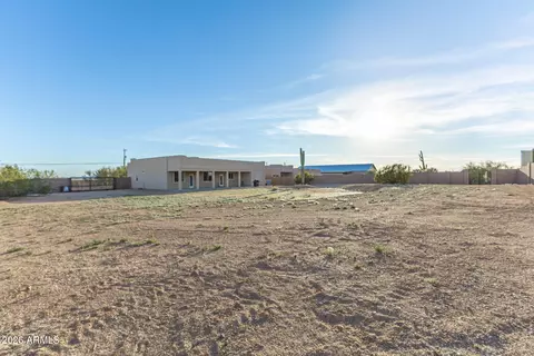 Exterior - 304 E Mckellips Blvd, Apache Junction, AZ 85119 photo 6 of 18