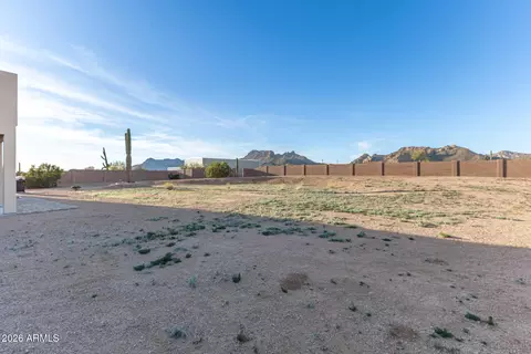 Exterior - 304 E Mckellips Blvd, Apache Junction, AZ 85119 photo 5 of 18