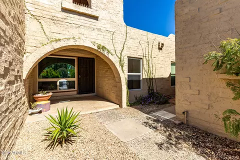 Exterior - 3004 W Phelps Rd, Phoenix, AZ 85053 photo 5 of 10