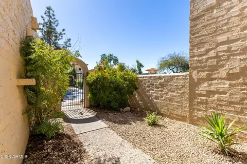 Exterior - 3004 W Phelps Rd, Phoenix, AZ 85053 photo 6 of 10
