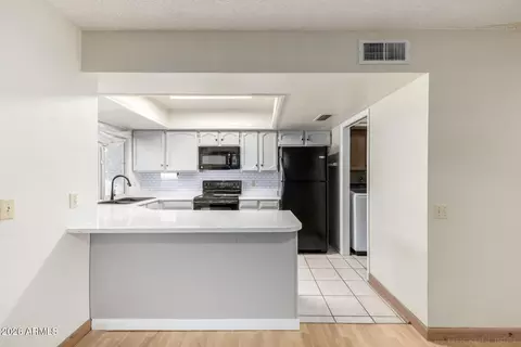 Kitchen - 3004 W Phelps Rd, Phoenix, AZ 85053 photo 1 of 3