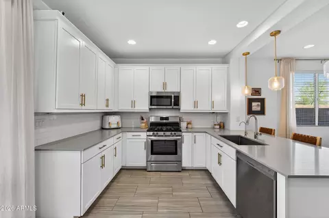 Kitchen - 3048 E Pima Ave, Apache Junction, AZ 85119 photo 3 of 5