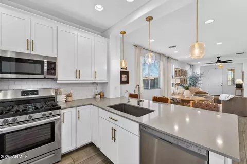 Kitchen - 3048 E Pima Ave, Apache Junction, AZ 85119 photo 4 of 5