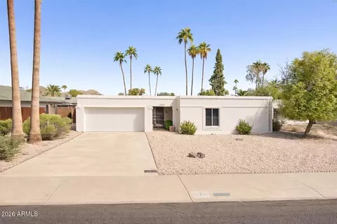 2808 E Sunnyside Dr, Phoenix, AZ 85028