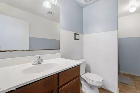 Bath - 8109 W Globe Ave, Phoenix, AZ 85043 photo 3 of 3