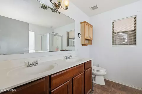Bath - 8109 W Globe Ave, Phoenix, AZ 85043 photo 1 of 3