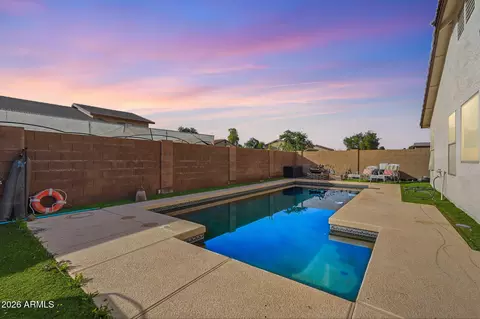 Exterior - 8109 W Globe Ave, Phoenix, AZ 85043 photo 4 of 5