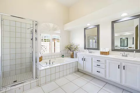 Bath - 2630 E Silverwood Dr, Phoenix, AZ 85048 photo 3 of 10