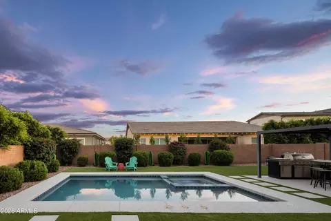 Exterior - 3527 E Austin Dr, Gilbert, AZ 85296 photo 9 of 11