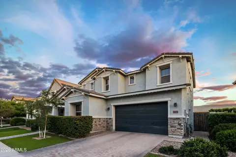 Exterior - 3527 E Austin Dr, Gilbert, AZ 85296 photo 8 of 11