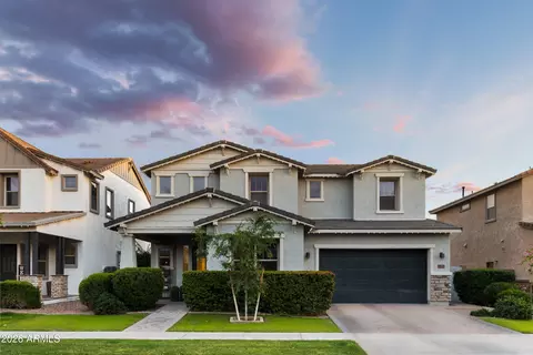 Exterior - 3527 E Austin Dr, Gilbert, AZ 85296 photo 6 of 11