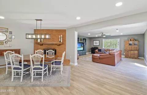 Dining - 7823 N 7th Pl, Phoenix, AZ 85020 photo 1 of 3