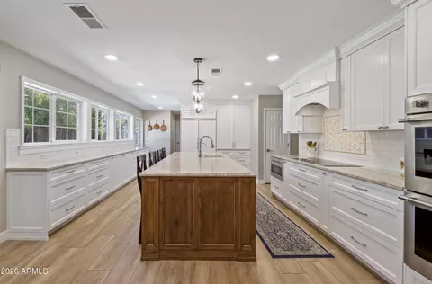 Kitchen - 7823 N 7th Pl, Phoenix, AZ 85020 photo 3 of 7