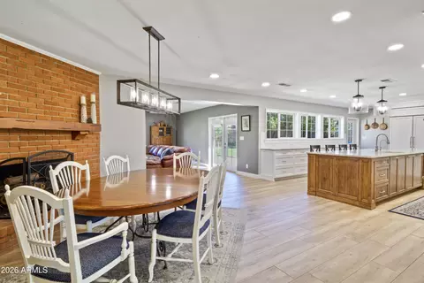 Dining - 7823 N 7th Pl, Phoenix, AZ 85020 photo 3 of 3
