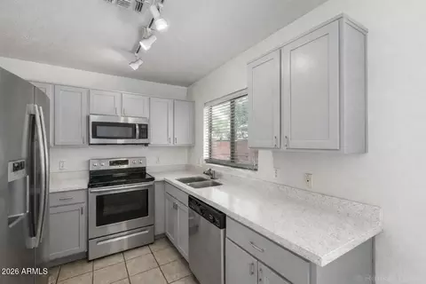 Kitchen - 2026 W Townley Ave, Phoenix, AZ 85021 photo 1 of 4