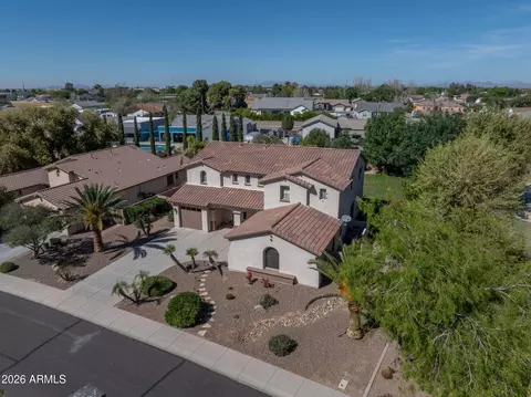 View/Area - 2614 E Carob Dr, Gilbert, AZ 85298 photo 10 of 14