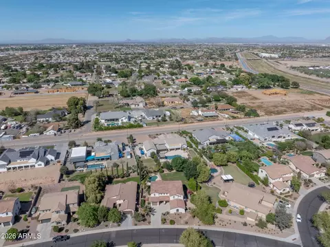 View/Area - 2614 E Carob Dr, Gilbert, AZ 85298 photo 13 of 14