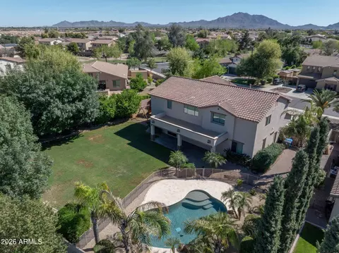 View/Area - 2614 E Carob Dr, Gilbert, AZ 85298 photo 5 of 14