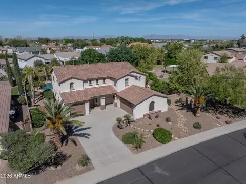 View/Area - 2614 E Carob Dr, Gilbert, AZ 85298 photo 3 of 14