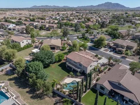 View/Area - 2614 E Carob Dr, Gilbert, AZ 85298 photo 2 of 14