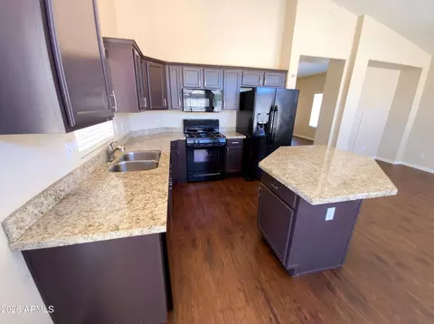 Kitchen - 3938 W Hackamore Dr, Phoenix, AZ 85083 photo 1 of 2