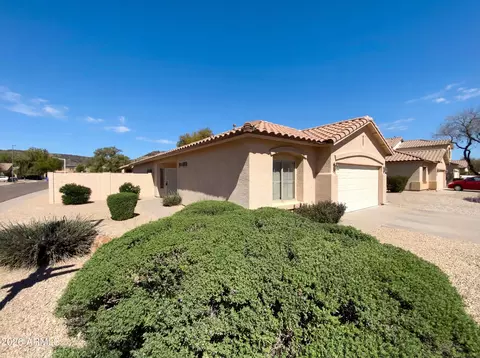 Exterior - 3938 W Hackamore Dr, Phoenix, AZ 85083 photo 3 of 4