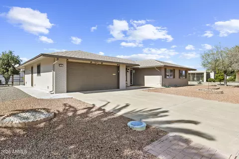 9518 W Oakstone Dr, Sun City, AZ 85351