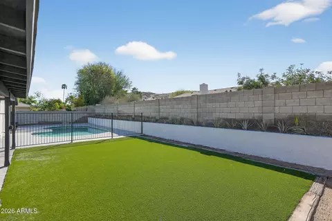 Exterior - 9 E Surrey Ave, Phoenix, AZ 85022 photo 5 of 6