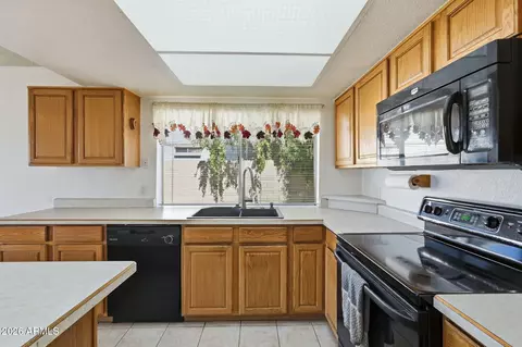 Kitchen - 16802 N 34th Dr, Phoenix, AZ 85053 photo 1 of 5