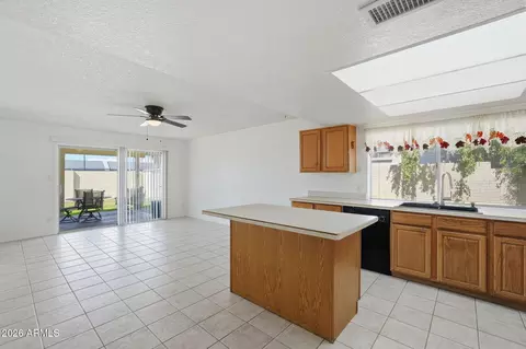 Kitchen - 16802 N 34th Dr, Phoenix, AZ 85053 photo 4 of 5