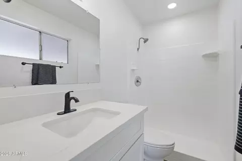 Bath - 2521 E Inca St, Mesa, AZ 85213 photo 1 of 1