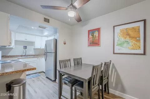 Dining - 17 E Ruth Ave #303, Phoenix, AZ 85020 photo 1 of 1