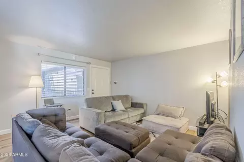 Living - 17 E Ruth Ave #303, Phoenix, AZ 85020 photo 3 of 5
