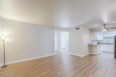 Living - 17 E Ruth Ave #303, Phoenix, AZ 85020 photo 4 of 5