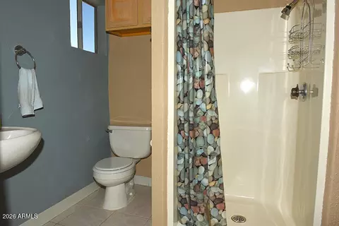Bath - 914 E Carlise Rd, Phoenix, AZ 85086 photo 4 of 4