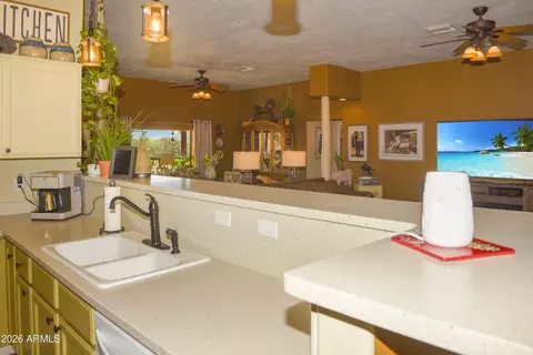 Kitchen - 914 E Carlise Rd, Phoenix, AZ 85086 photo 1 of 4