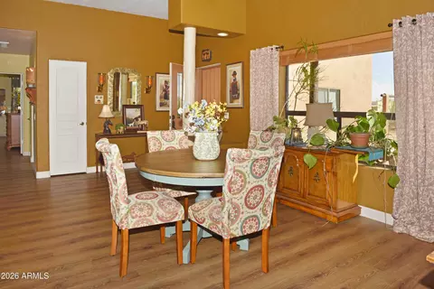 Dining - 914 E Carlise Rd, Phoenix, AZ 85086 photo 3 of 4