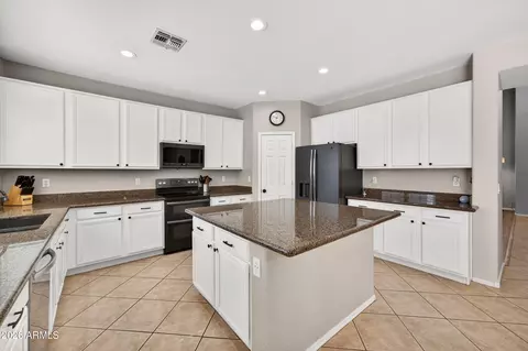 Kitchen - 629 E Orchid Ln, Gilbert, AZ 85296 photo 2 of 6