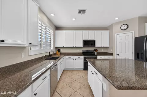 Kitchen - 629 E Orchid Ln, Gilbert, AZ 85296 photo 6 of 6
