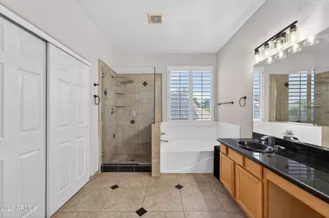 Bath - 629 E Orchid Ln, Gilbert, AZ 85296 photo 2 of 7