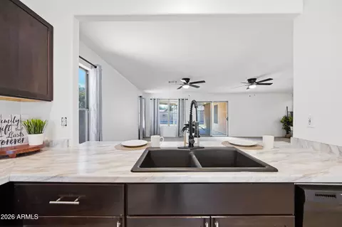 Kitchen - 10701 E Arbor Ave, Mesa, AZ 85208 photo 4 of 5