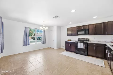 Kitchen - 10701 E Arbor Ave, Mesa, AZ 85208 photo 3 of 5