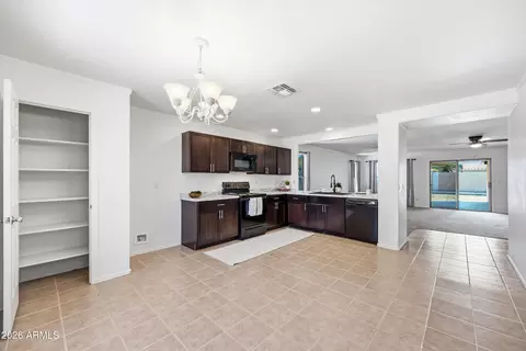 Kitchen - 10701 E Arbor Ave, Mesa, AZ 85208 photo 5 of 5