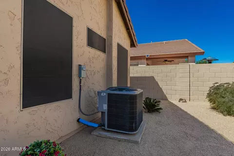 Exterior - 4432 E Melinda Ln, Phoenix, AZ 85050 photo 5 of 7