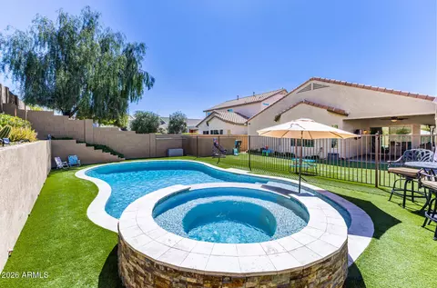 1656 W Cavedale Dr, Phoenix, AZ 85085