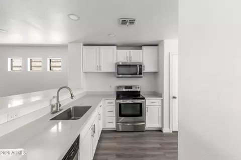 Kitchen - 1294 W Mesquite Ave, Apache Junction, AZ 85120 photo 2 of 2